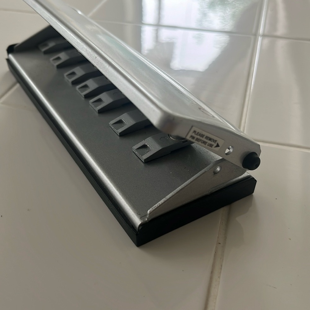 Classic Franklin covey hole punch